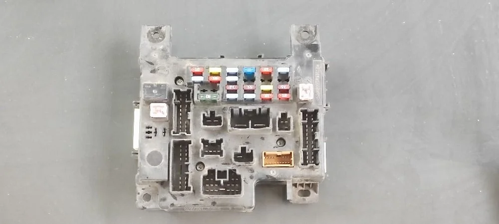 Блок предохранителей салонный Mitsubishi Lancer X (2007—2010)