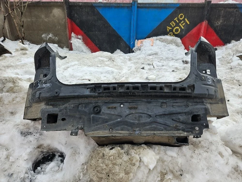 Панель задняя на VW Polo 5