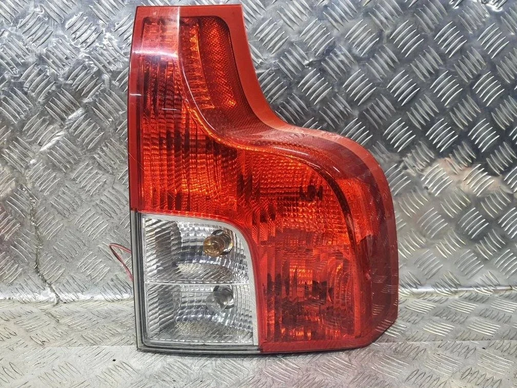 фонарь задний правый Volvo XC90