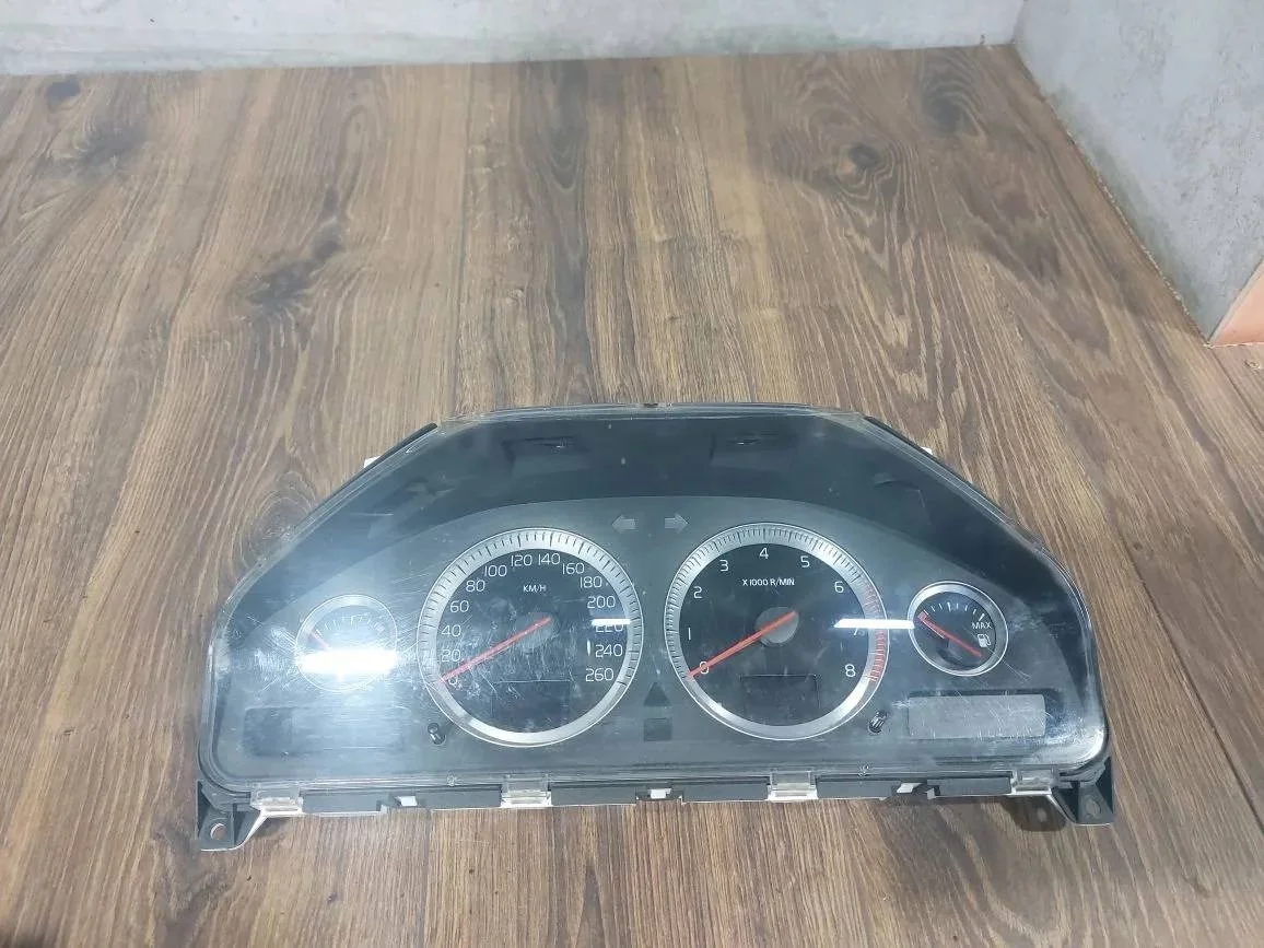 панель приборов (щиток) Volvo XC90