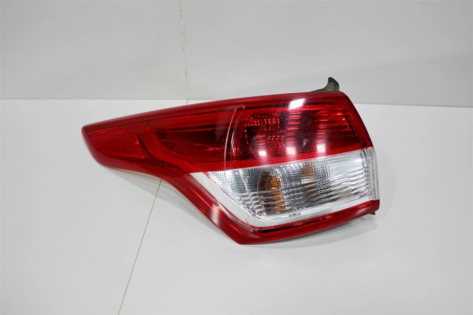 Фонарь FORD KUGA 2013 1923703 CBS, левый