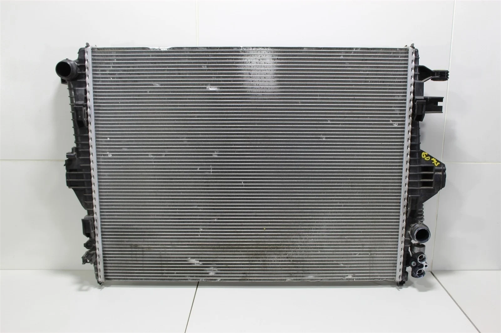 Радиатор ДВС PORSCHE CAYENNE 2015 95810613210 958 (92A)