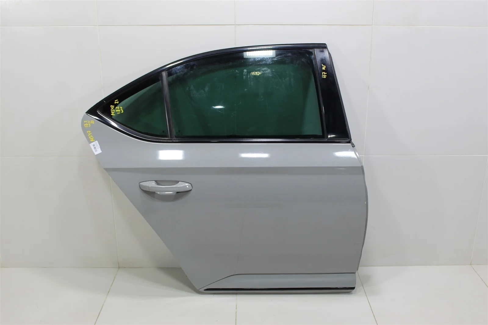 Дверь SKODA SUPERB 2018 3V5833052 B8, задняя правая