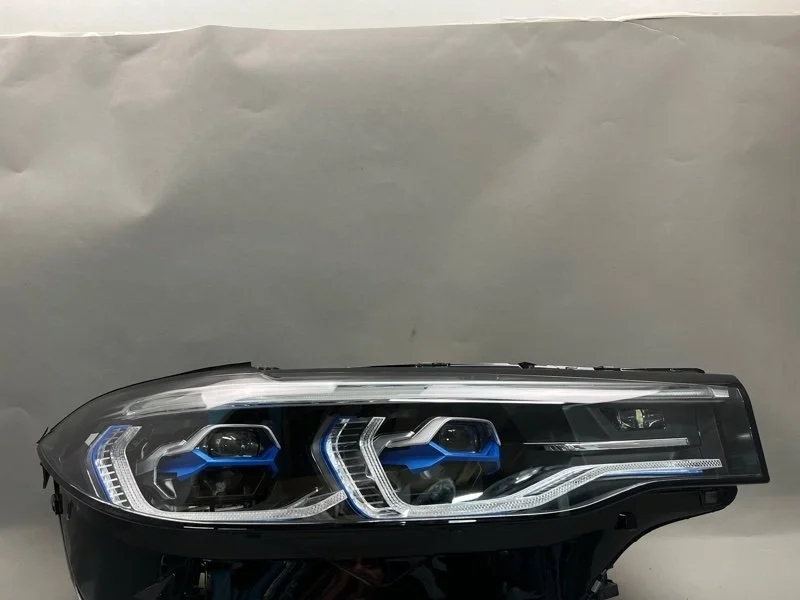 Фара BMW X7 2018-2023 A8948180208LL G07, передняя правая