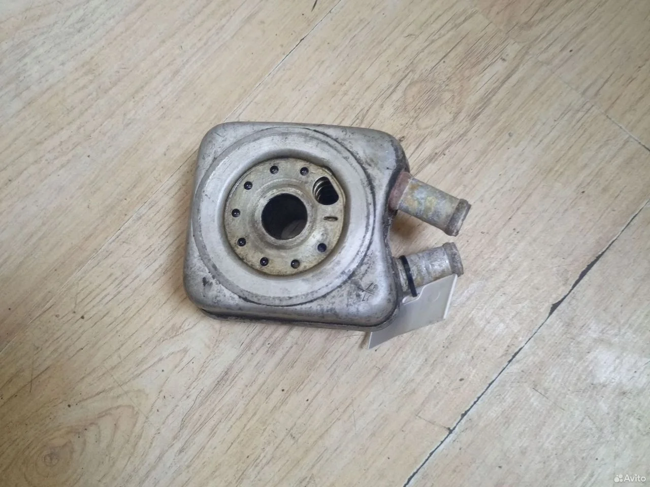 Корпус масляного фильтра 068117021b