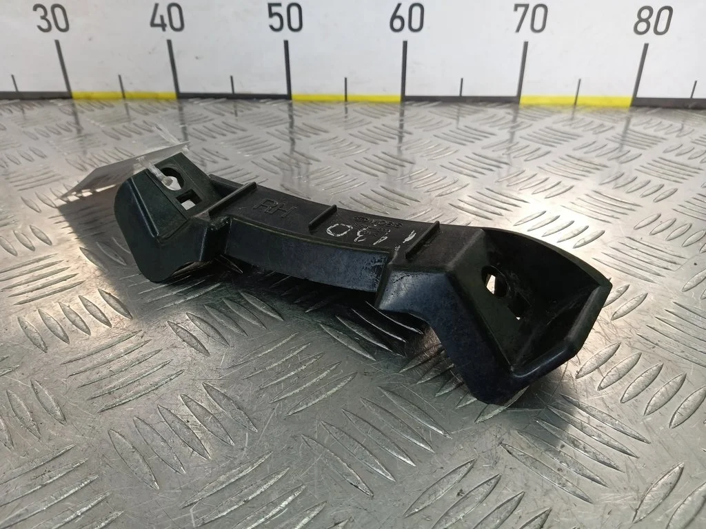 Кронштейн бампера передний Kia Ceed ED (2006—2010)