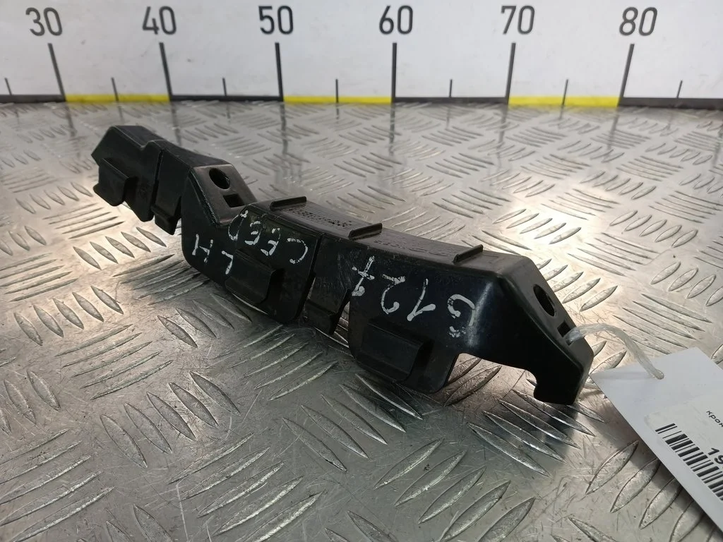 Кронштейн бампера передний Kia Ceed ED (2006—2010)