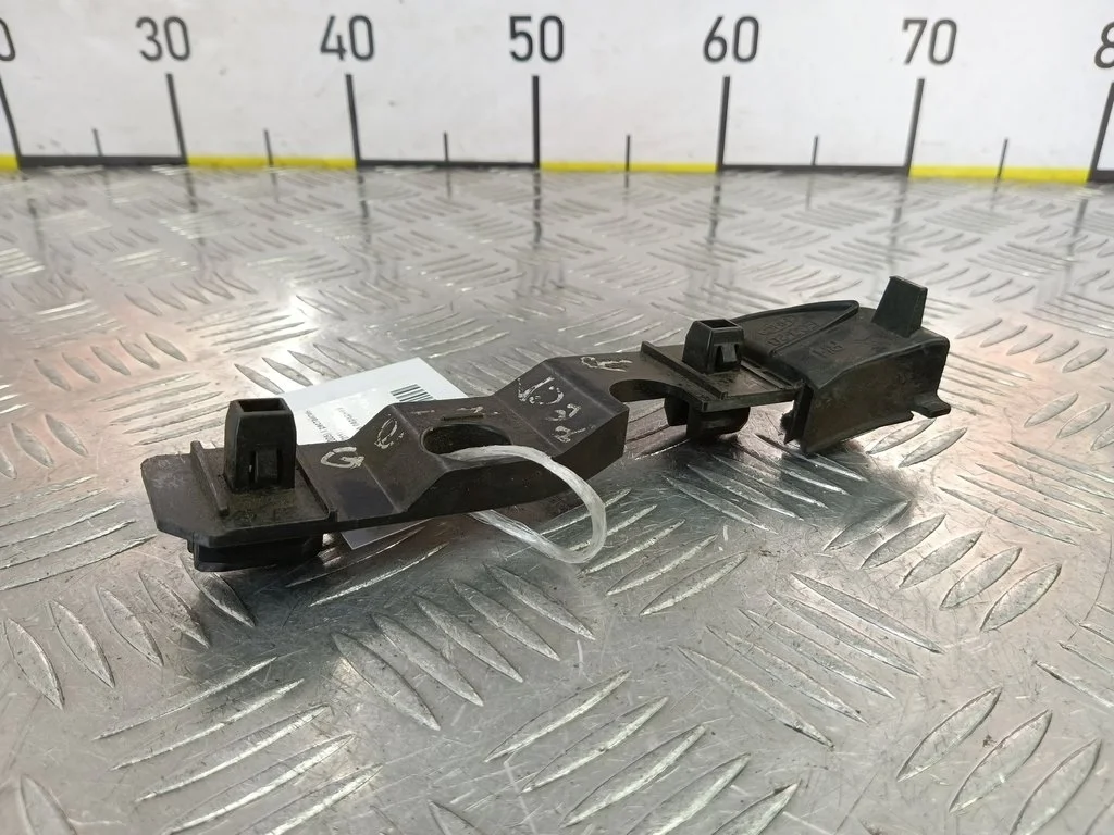 Кронштейн бампера передний Hyundai GETZ I (2002—2