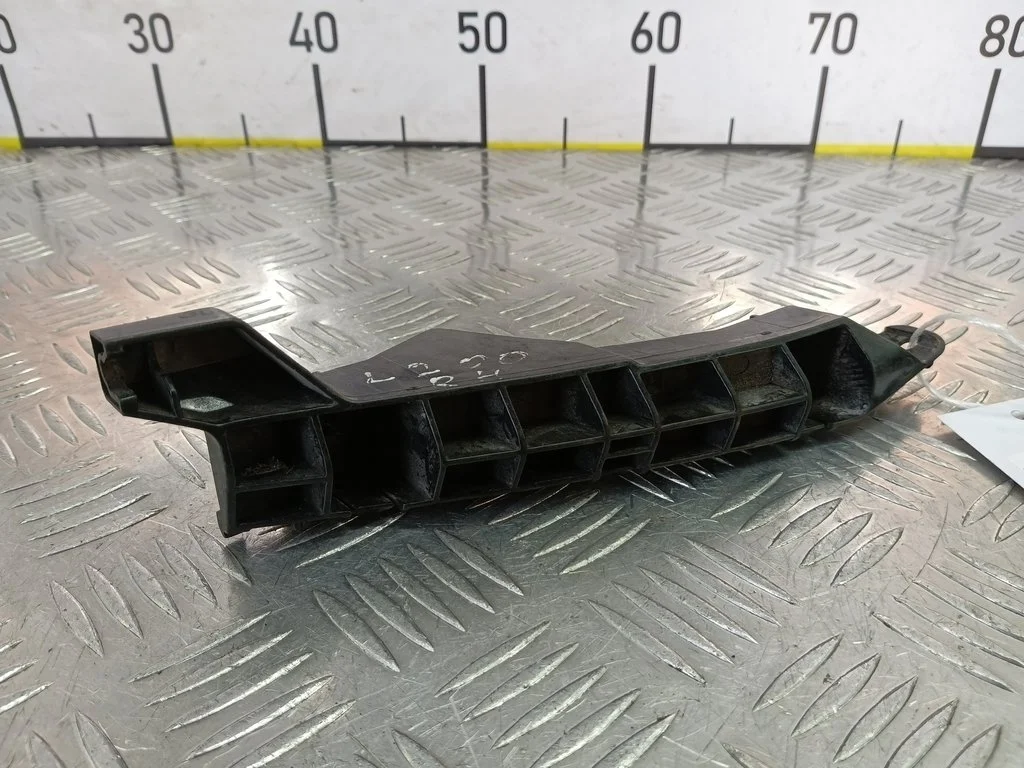 Кронштейн бампера передний MITSUBISHI L200 IV (20