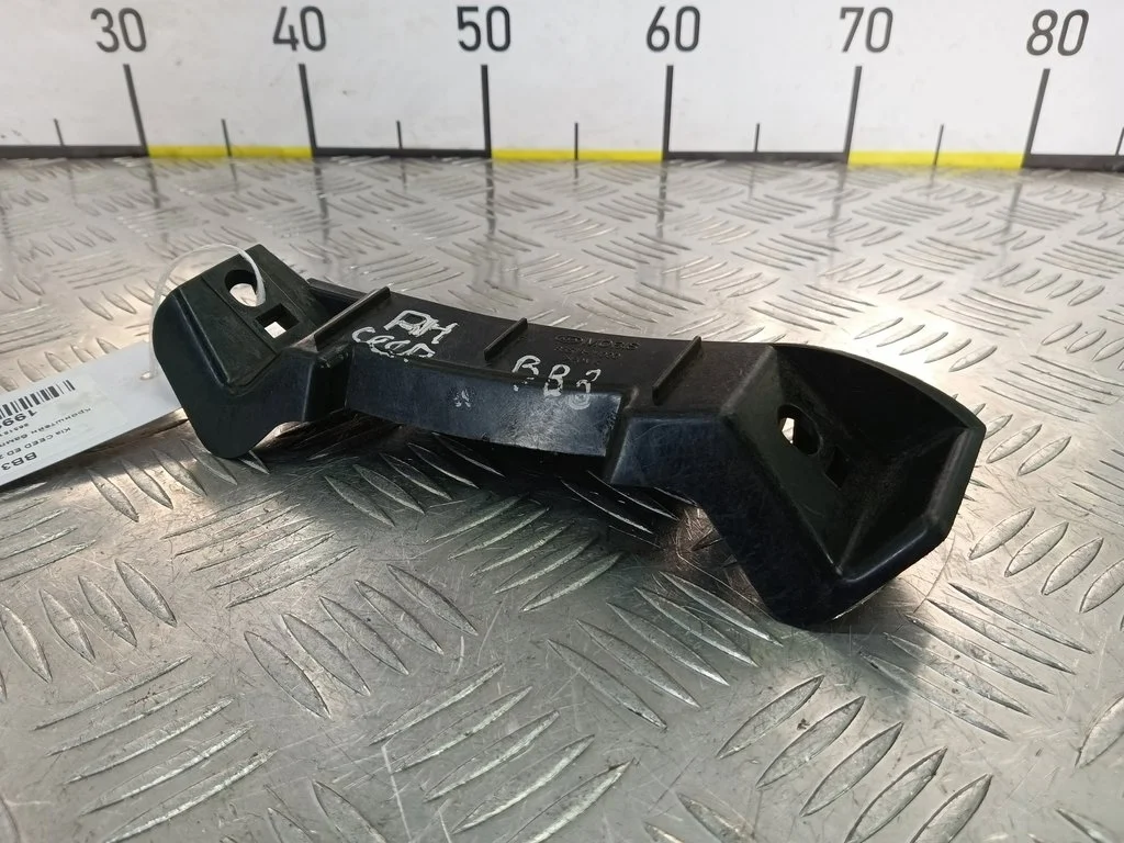 Кронштейн бампера передний Kia Ceed ED (2006—2010)