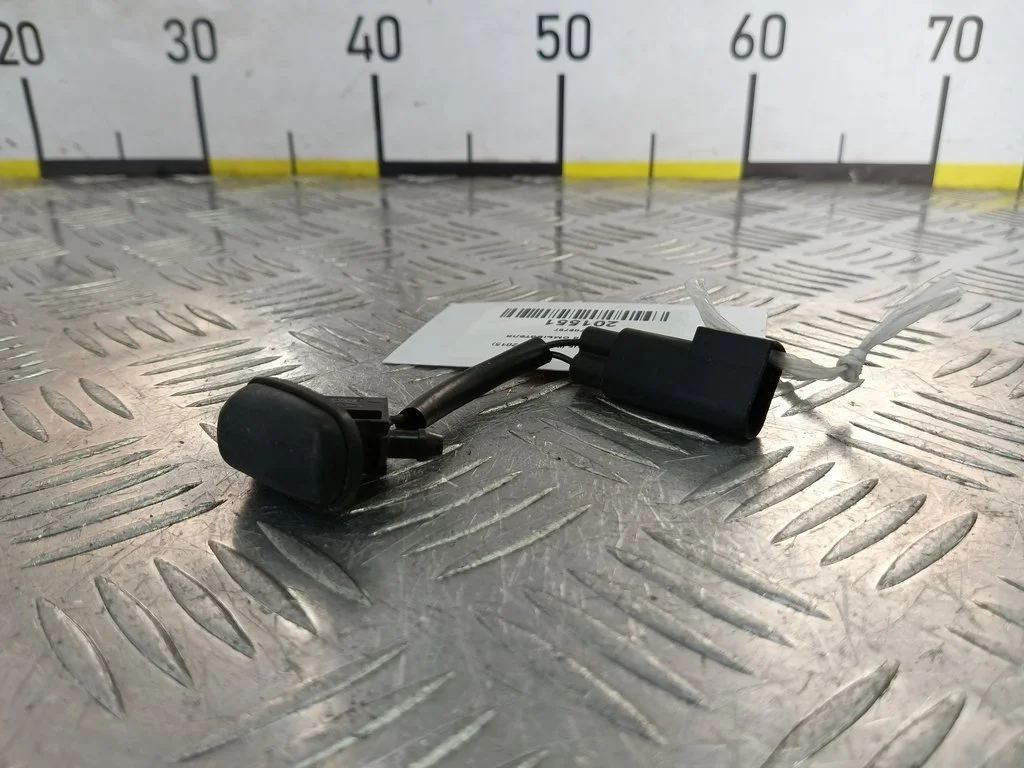 Форсунка омывателя FORD Focus III (2011—2015)