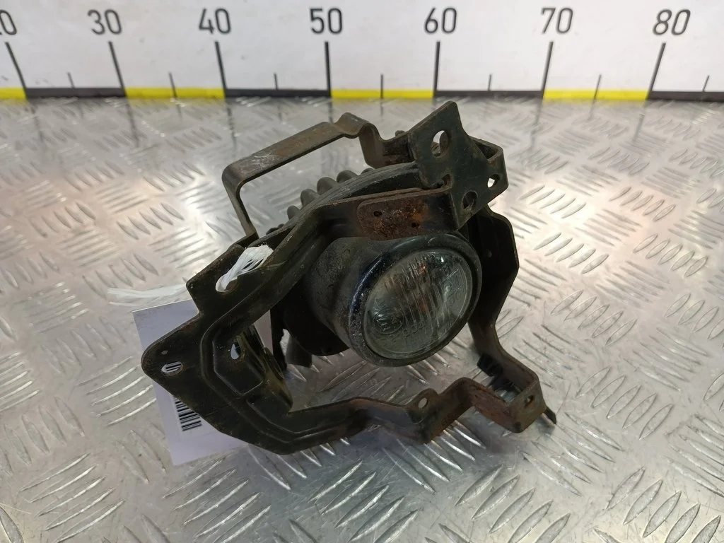 Фара противотуманная передняя MITSUBISHI LANCER I