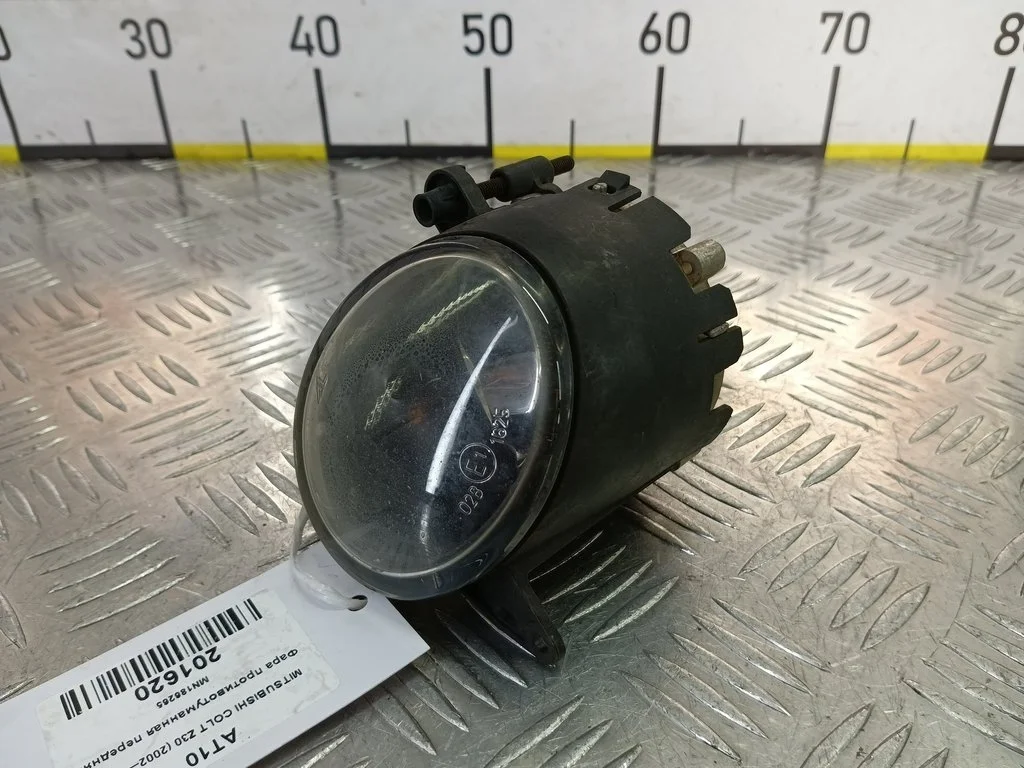 Фара противотуманная передняя MITSUBISHI COLT Z30