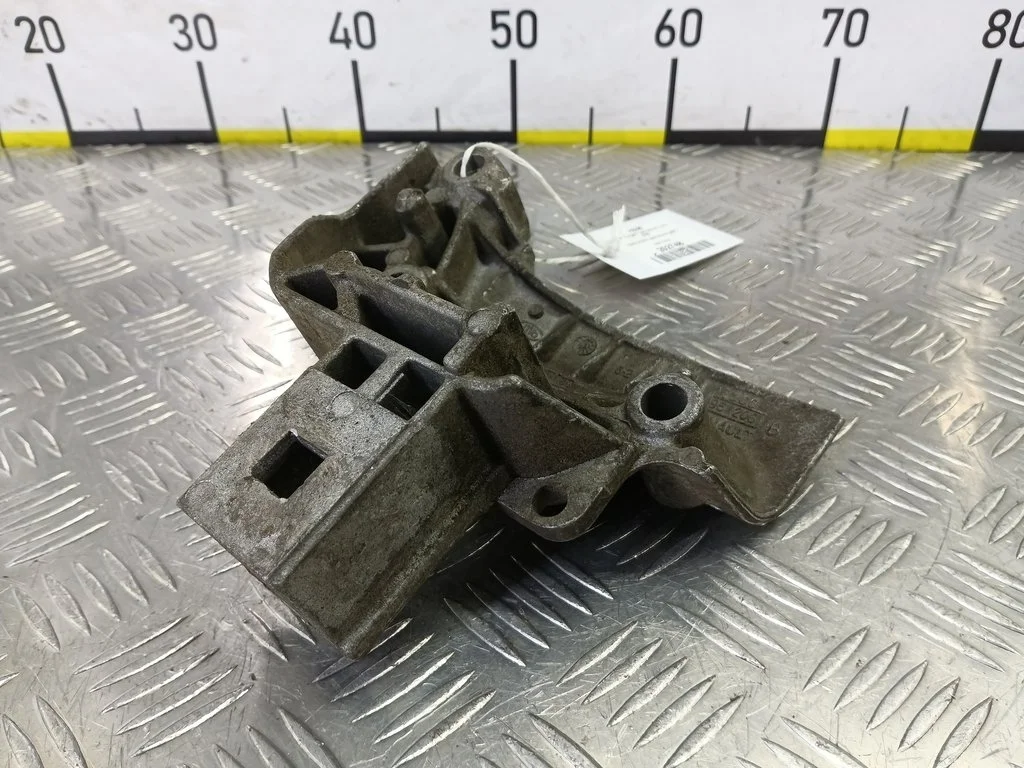 Кронштейн двигателя (ДВС) Renault Kangoo I рестай