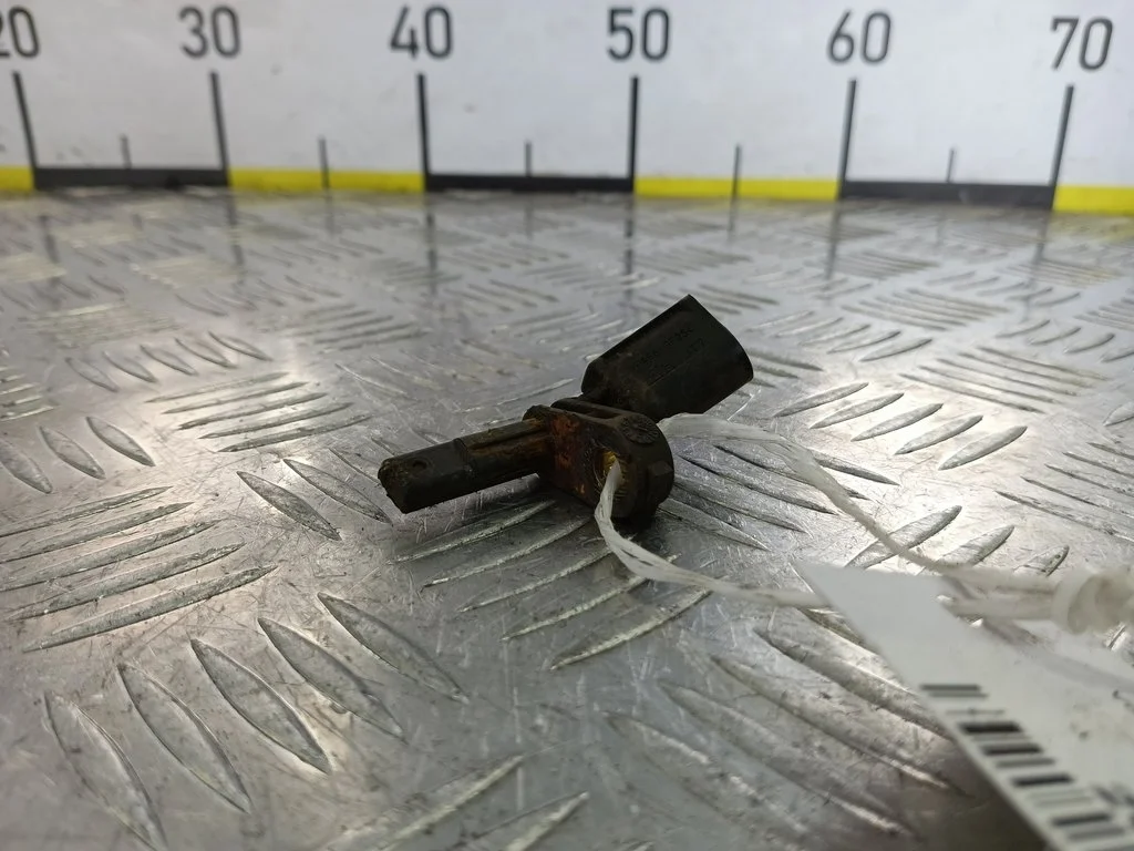 Датчик ABS Volkswagen Caddy III (2004—2010)