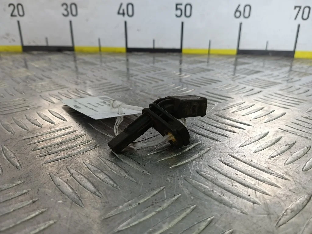 Датчик ABS Volkswagen Caddy III (2004—2010)