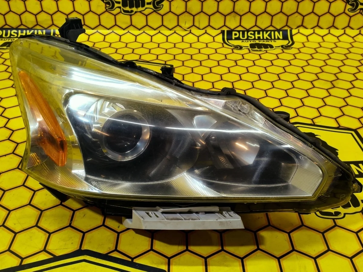 Фара Nissan Altima 2013 260103TA0A L33 QR25DE, правая