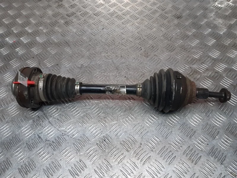 Полуось передняя левая Volkswagen Passat B7