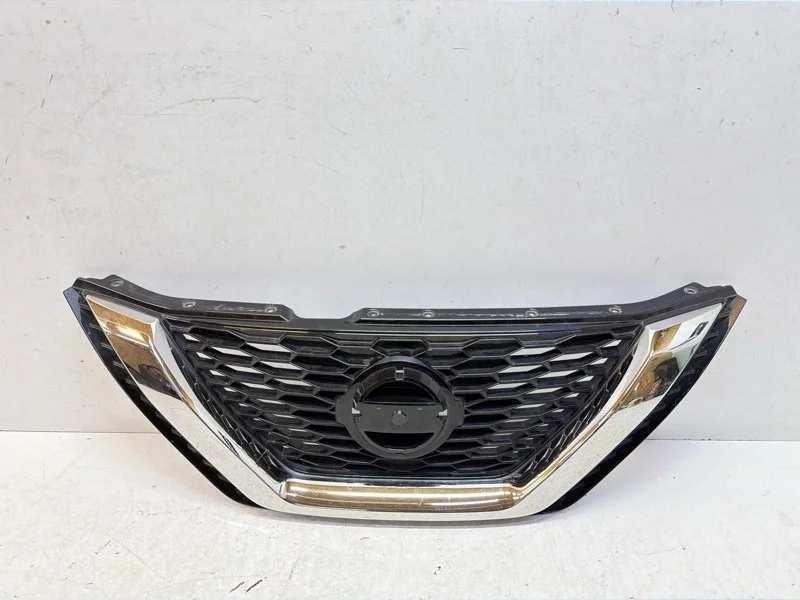 Решетка радиатора Nissan Qashqai 2013-2019 J11