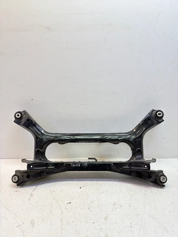 Балка подвески Toyota Camry 2017-2024 V70