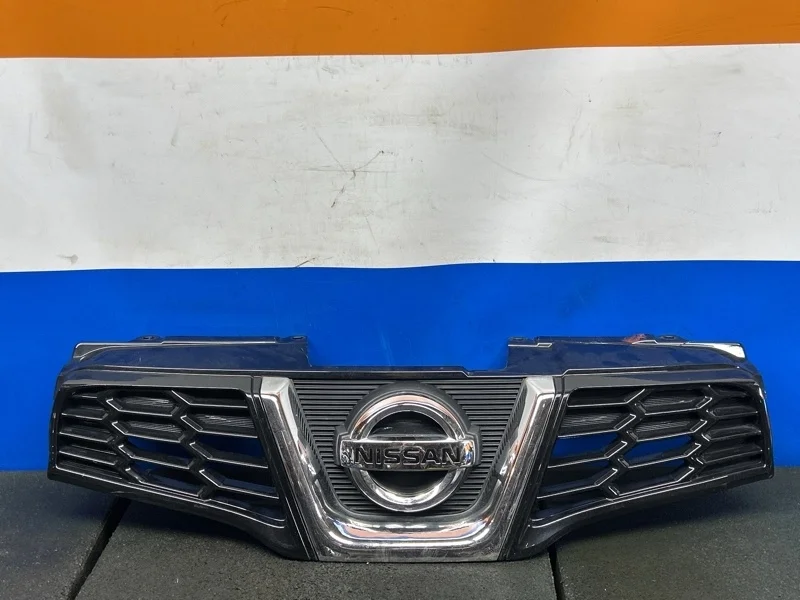 Решетка радиатора Nissan Qashqai 2012 62310BR00A J10 2.0 MR20DE, передняя