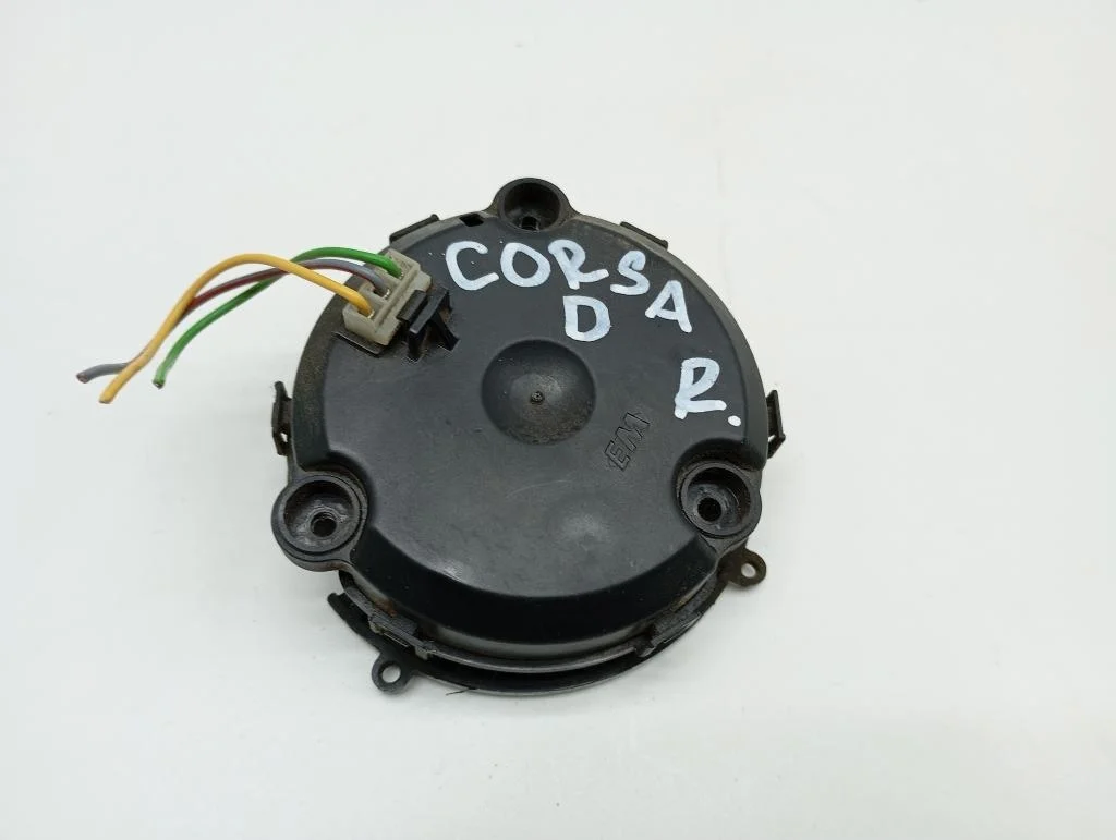 Моторчик зеркала Opel Corsa D