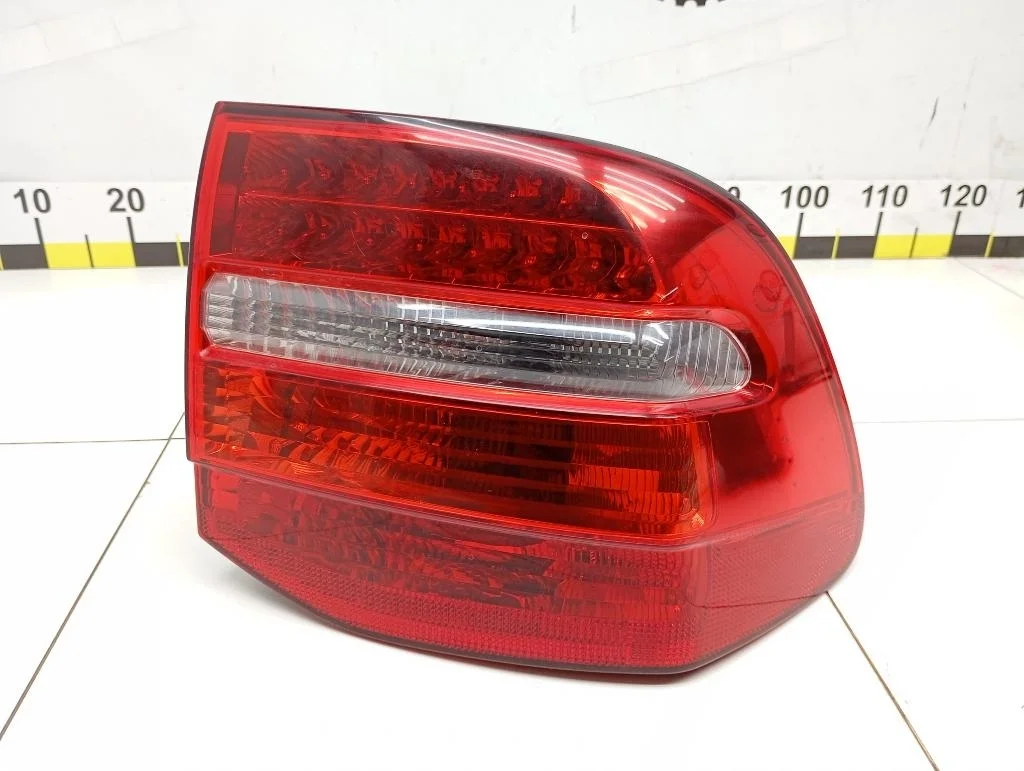 Фонарь задний правый Porsche Cayenne 1 2007 957