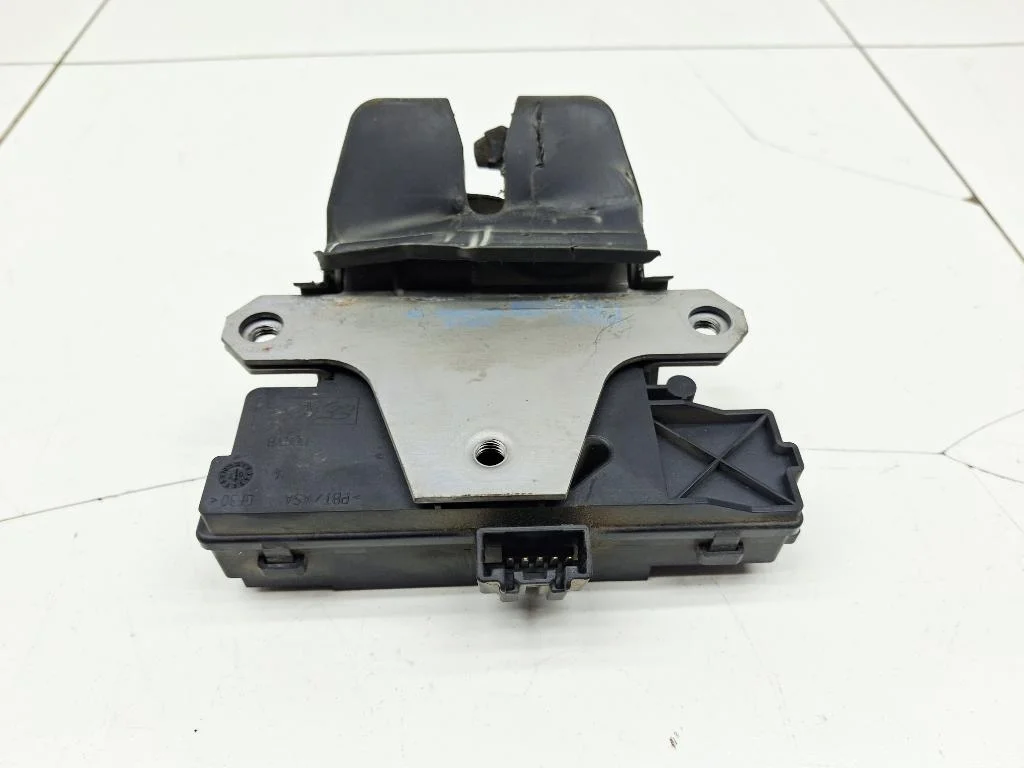 Замок багажника Ford Focus 2007