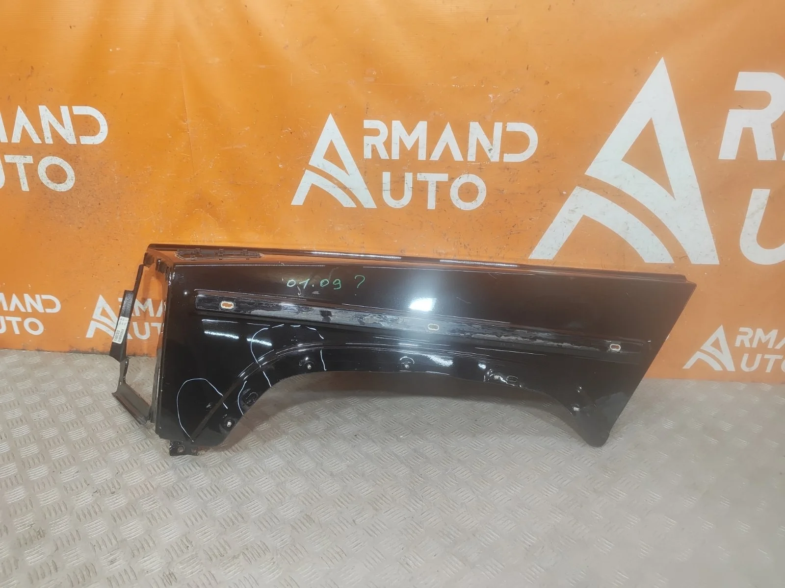 Крыло Mercedes G-Class 2018-нв W463