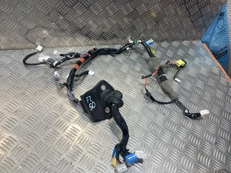 Проводка (коса) LEXUS LX570 2018 8215260R30 URJ202 3UR-FE 5.7, передняя левая