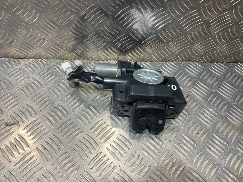 Замок двери багажника верхней LEXUS LX570 2018 6935060191 URJ202 3UR-FE 5.7, задний