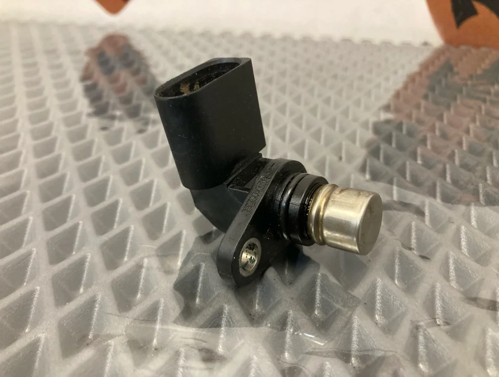 Датчик положения распредвала Audi A8 2003 D3