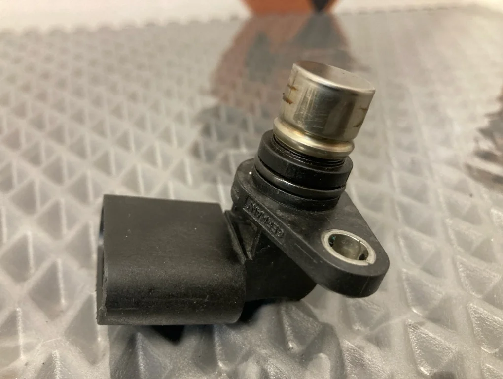 Датчик положения распредвала Audi A8 2003 D3