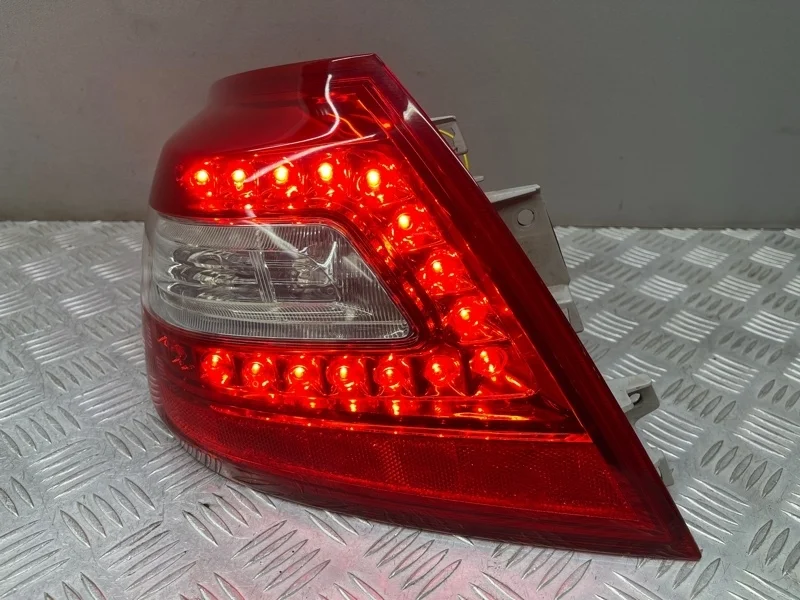 Фонарь Nissan Teana J32