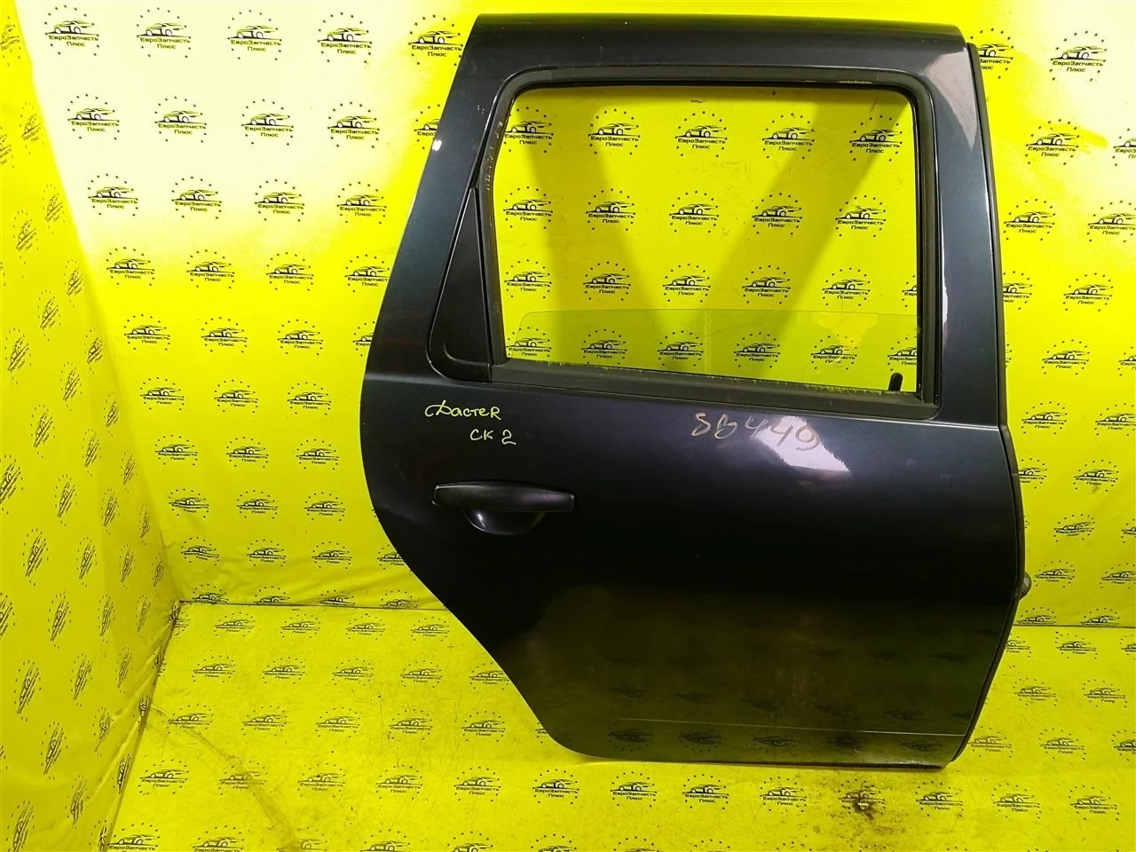 Дверь Renault Duster 821007807R HS, задняя правая