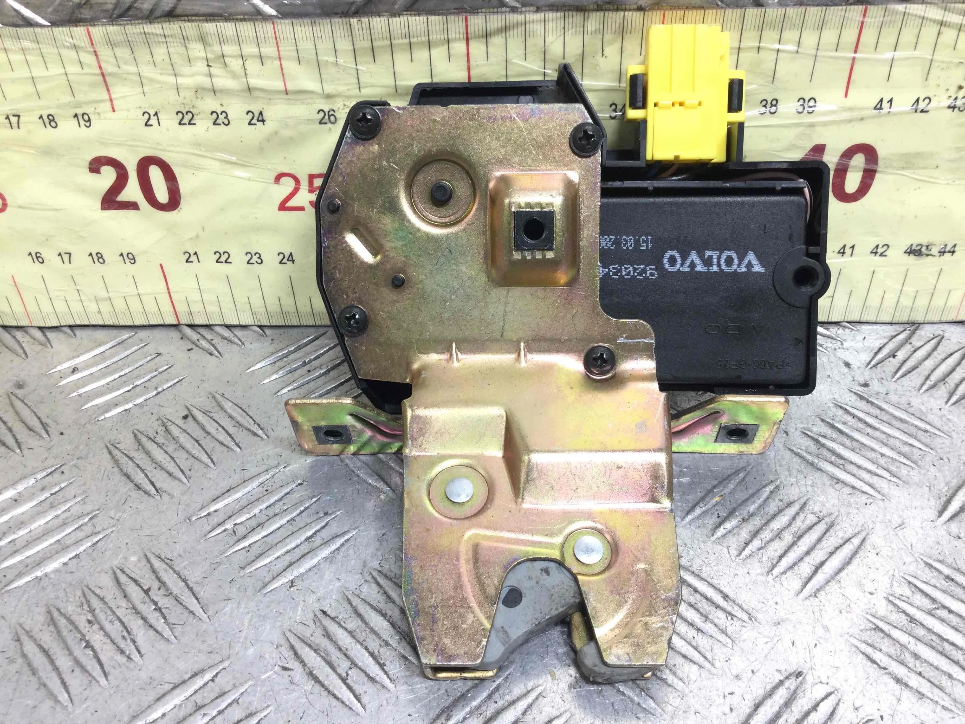 Замок багажника Volvo S80 1 поколение (1998-2006) бензин 2.8 i Автомат Седан