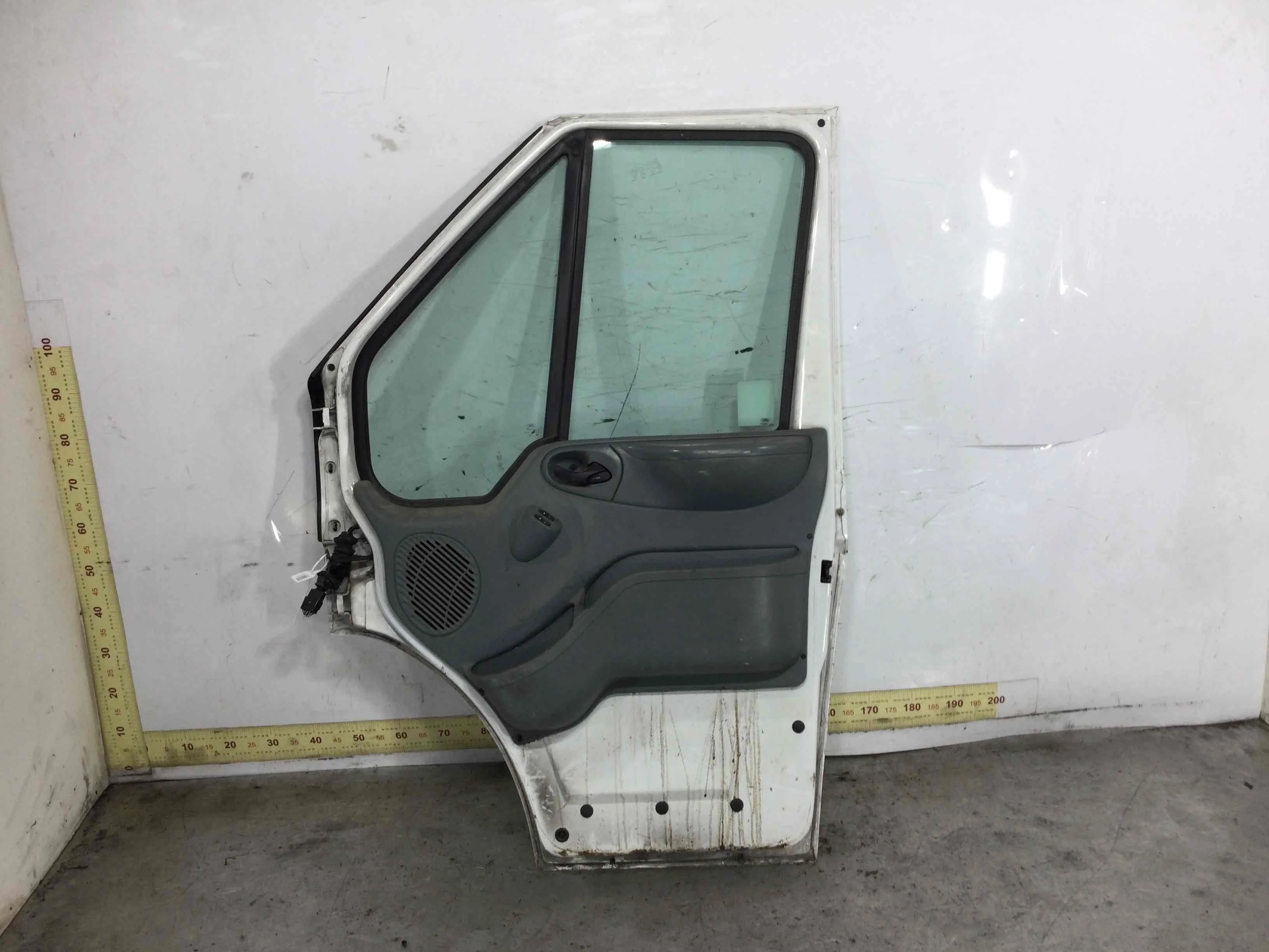 Дверь передняя правая Ford Transit 3 поколение [рестайлинг] (2006-2013) дизель 2.2 TDCi Механика Микроавтобус