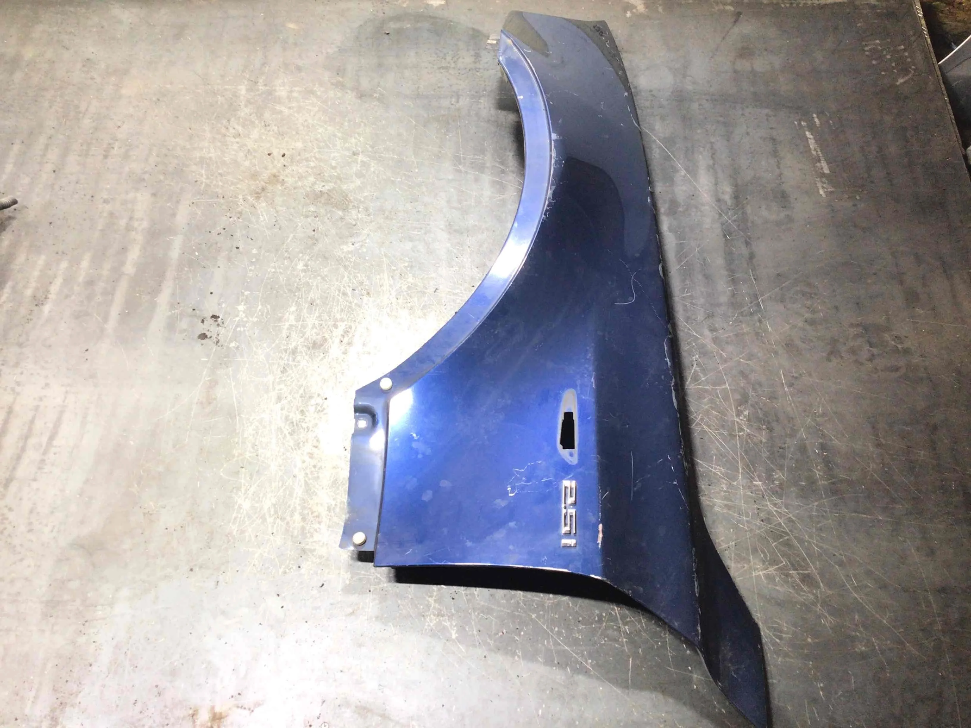 Крыло переднее левое BMW X3 E83 (2003-2006) бензин 2.5 i Автомат Кроссовер