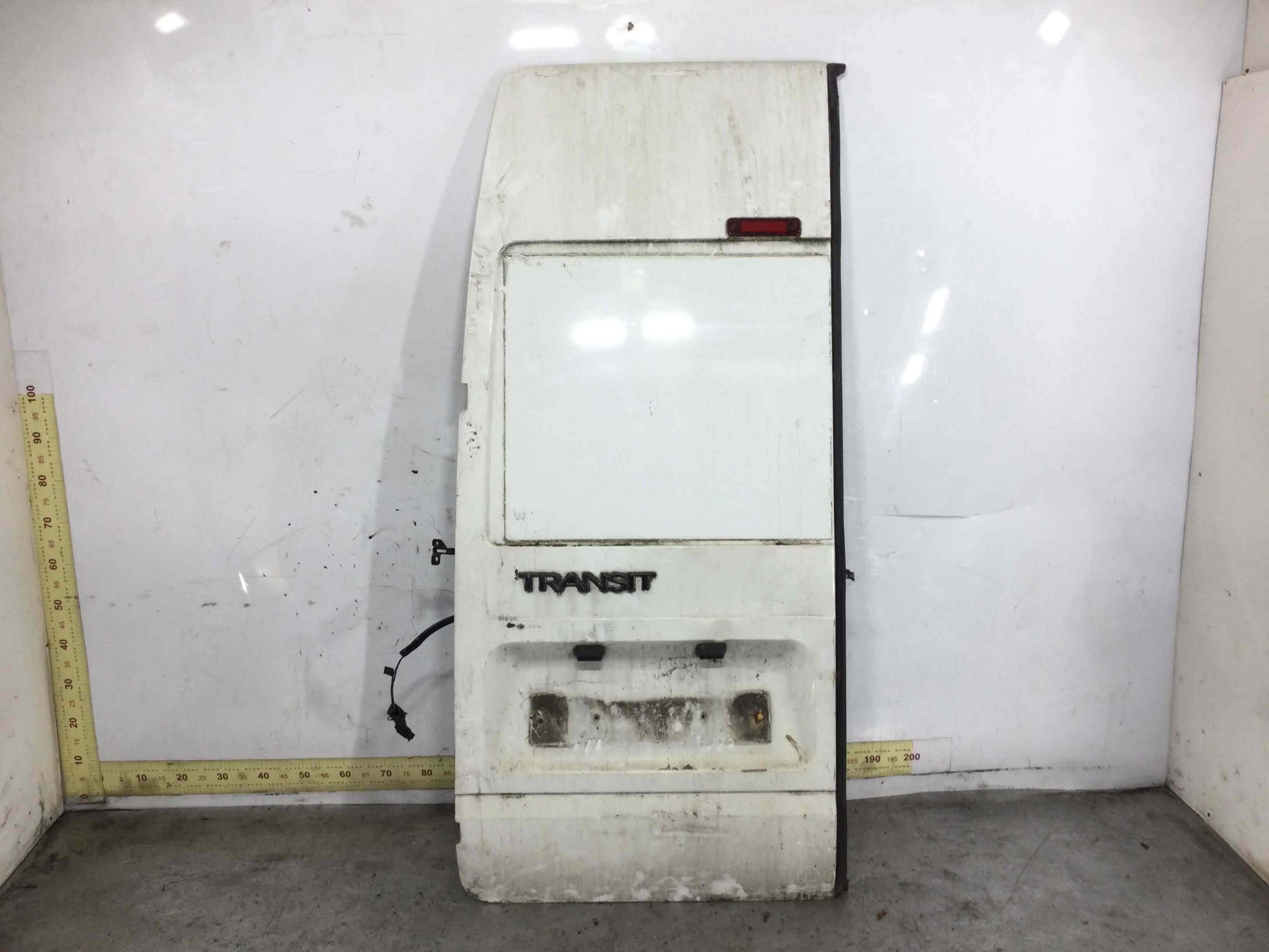 Дверь задняя распашная левая Ford Transit 3 поколение [рестайлинг] (2006-2013) дизель 2.2 TDCi Механика Микроавтобус