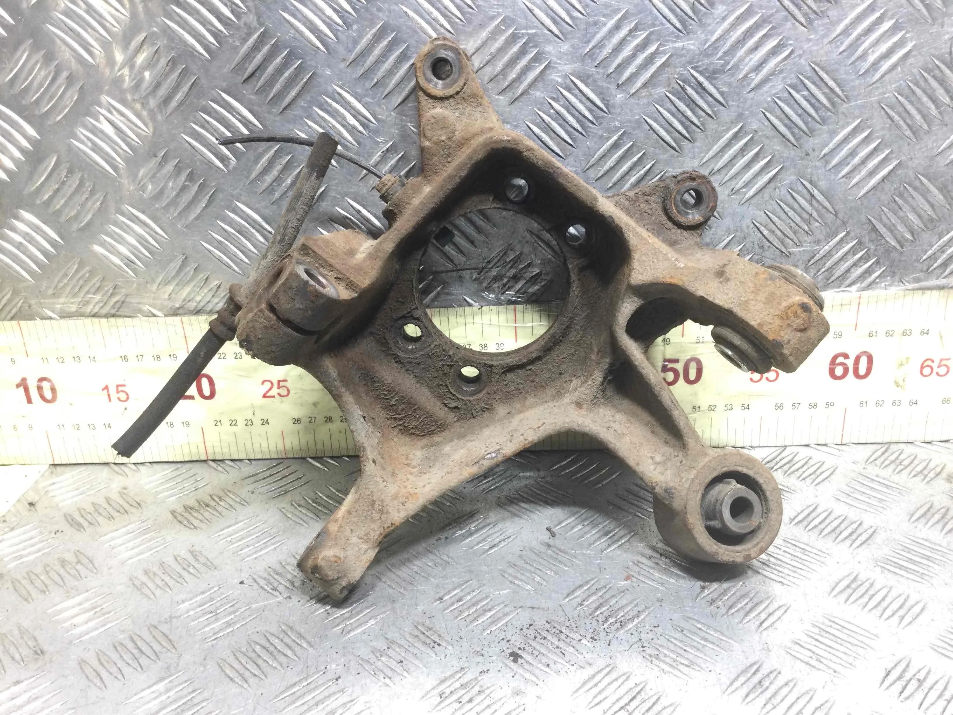 Кулак задний правый Subaru Forester SJ (2012-2015) дизель 2.0 TD Механика Кроссовер