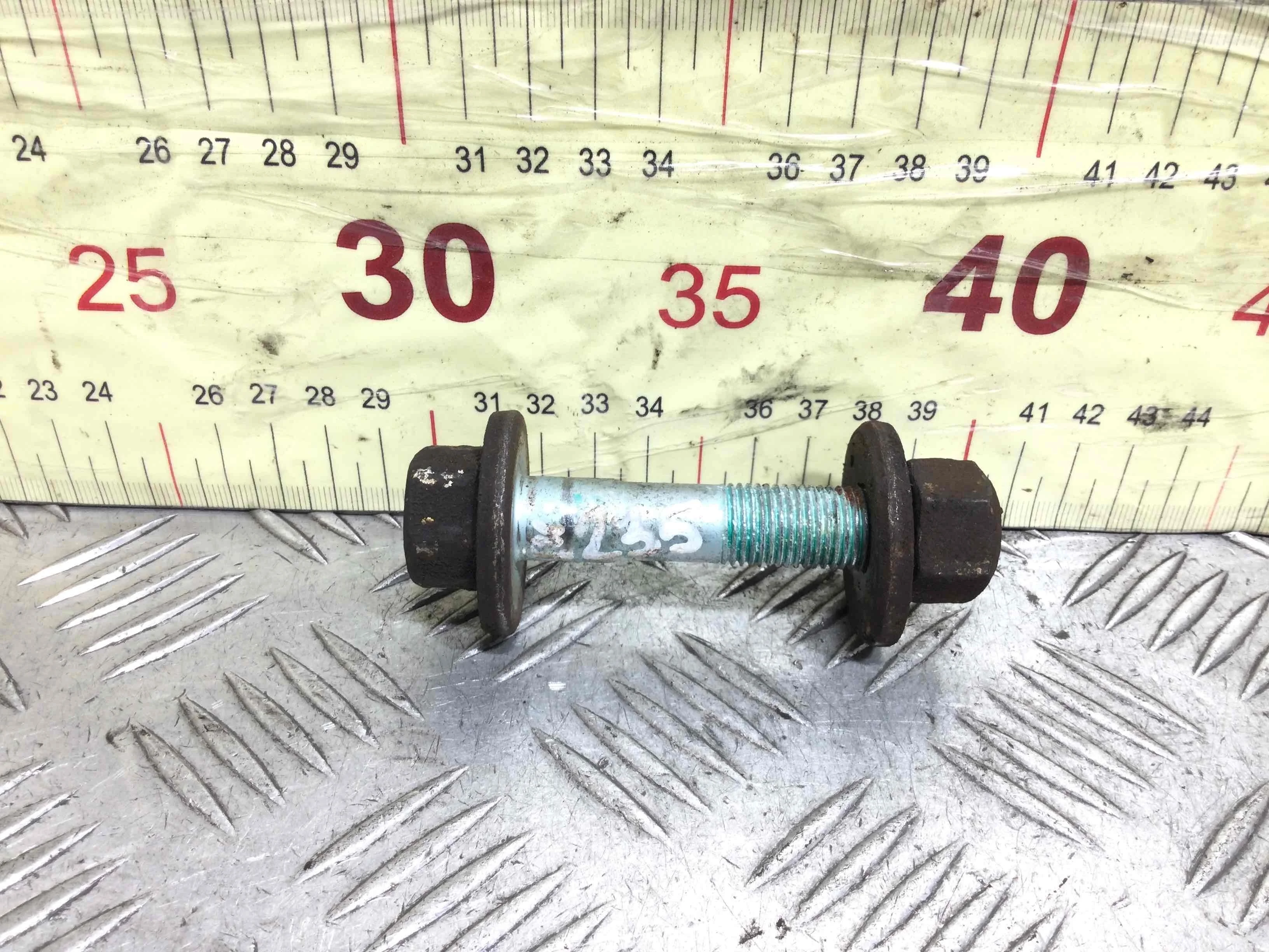 Болт развальный Volkswagen Touareg 1 поколение 2002-2007 дизель 2.5 TDI Автомат Внедорожник