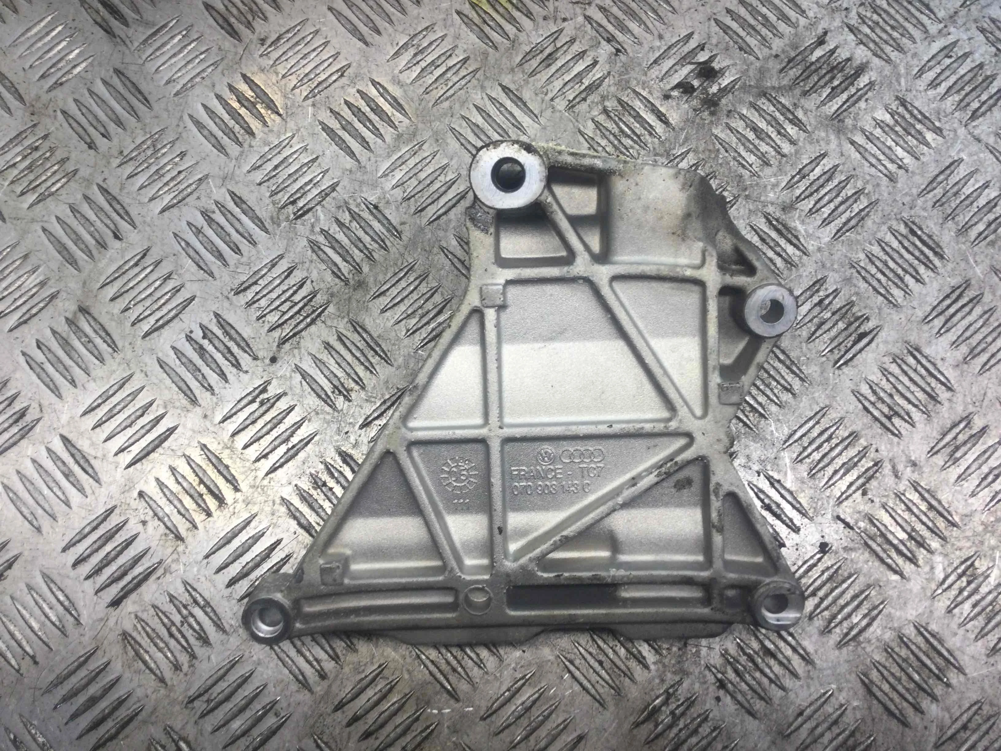 Кронштейн Volkswagen Touareg 1 поколение 2002-2007 дизель 2.5 TDI Автомат Внедорожник