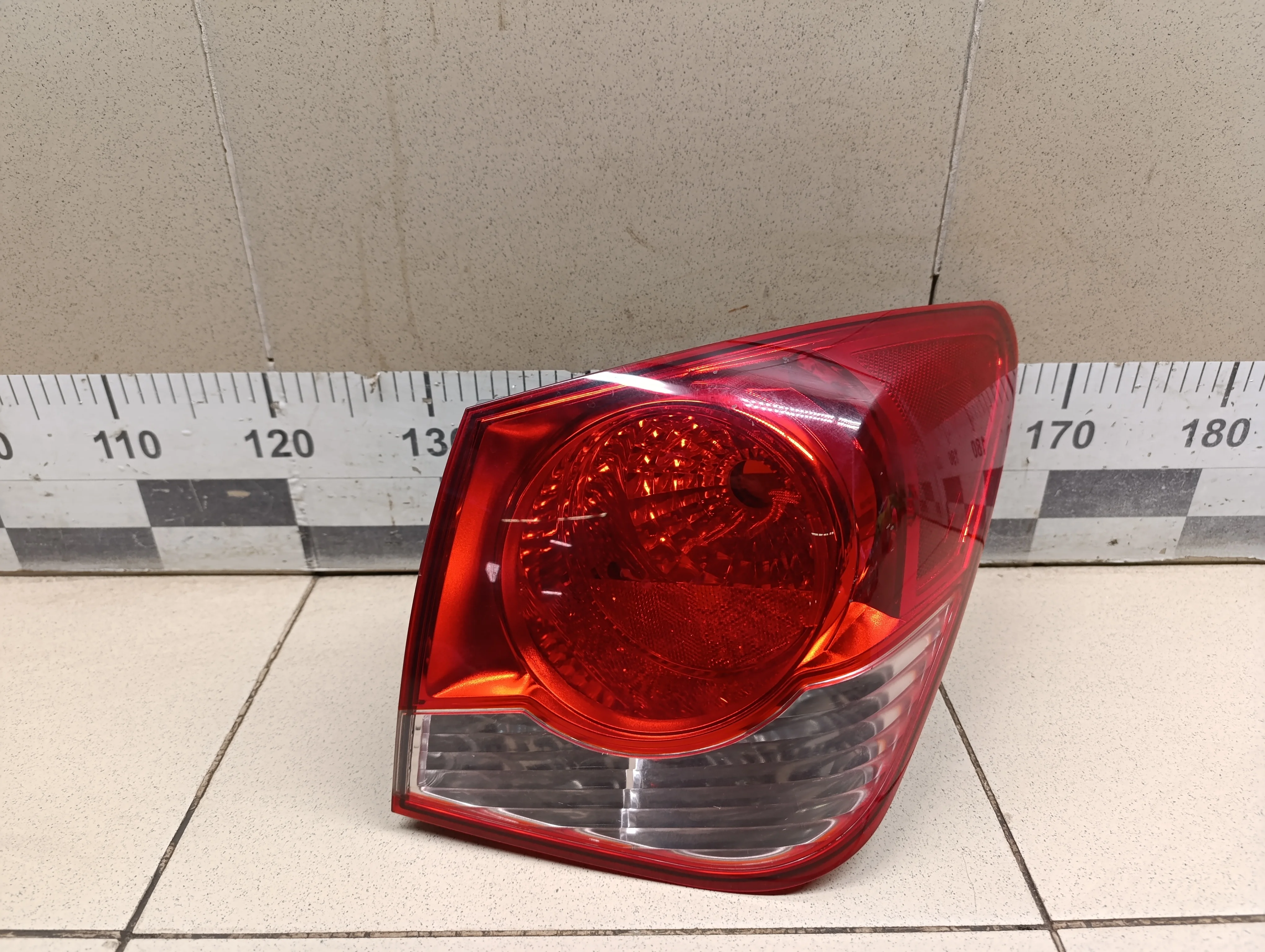 Фонарь задний наружный правый Cruze 2009-2016