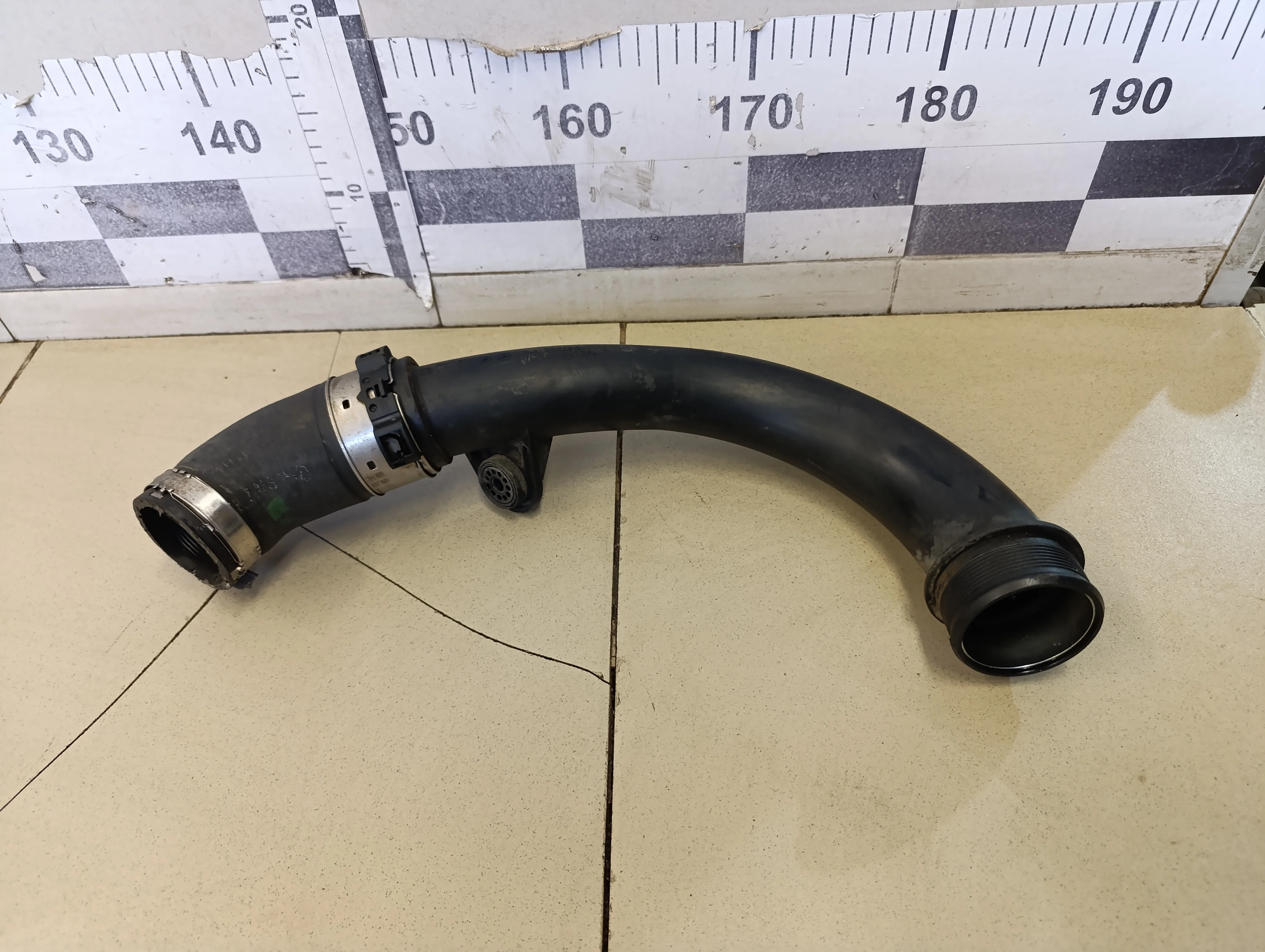 Патрубок интеркулера Transporter T5 2003-2015