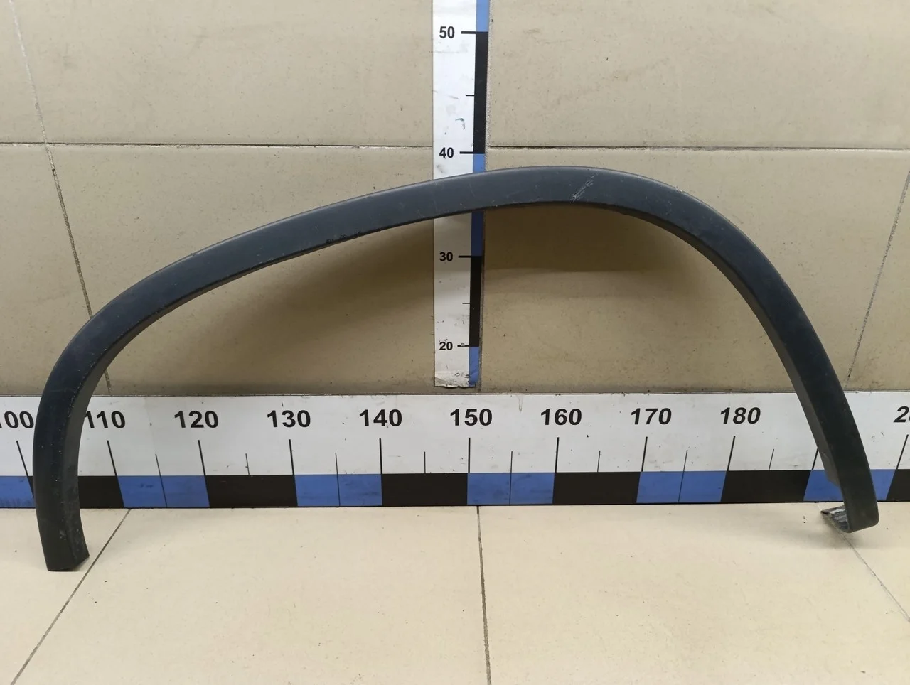 Накладка заднего крыла правого Tiguan 2011-2016