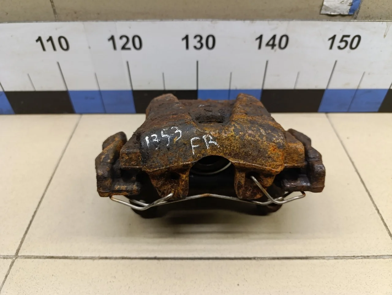 Суппорт передний правый Tiguan 2011-2016