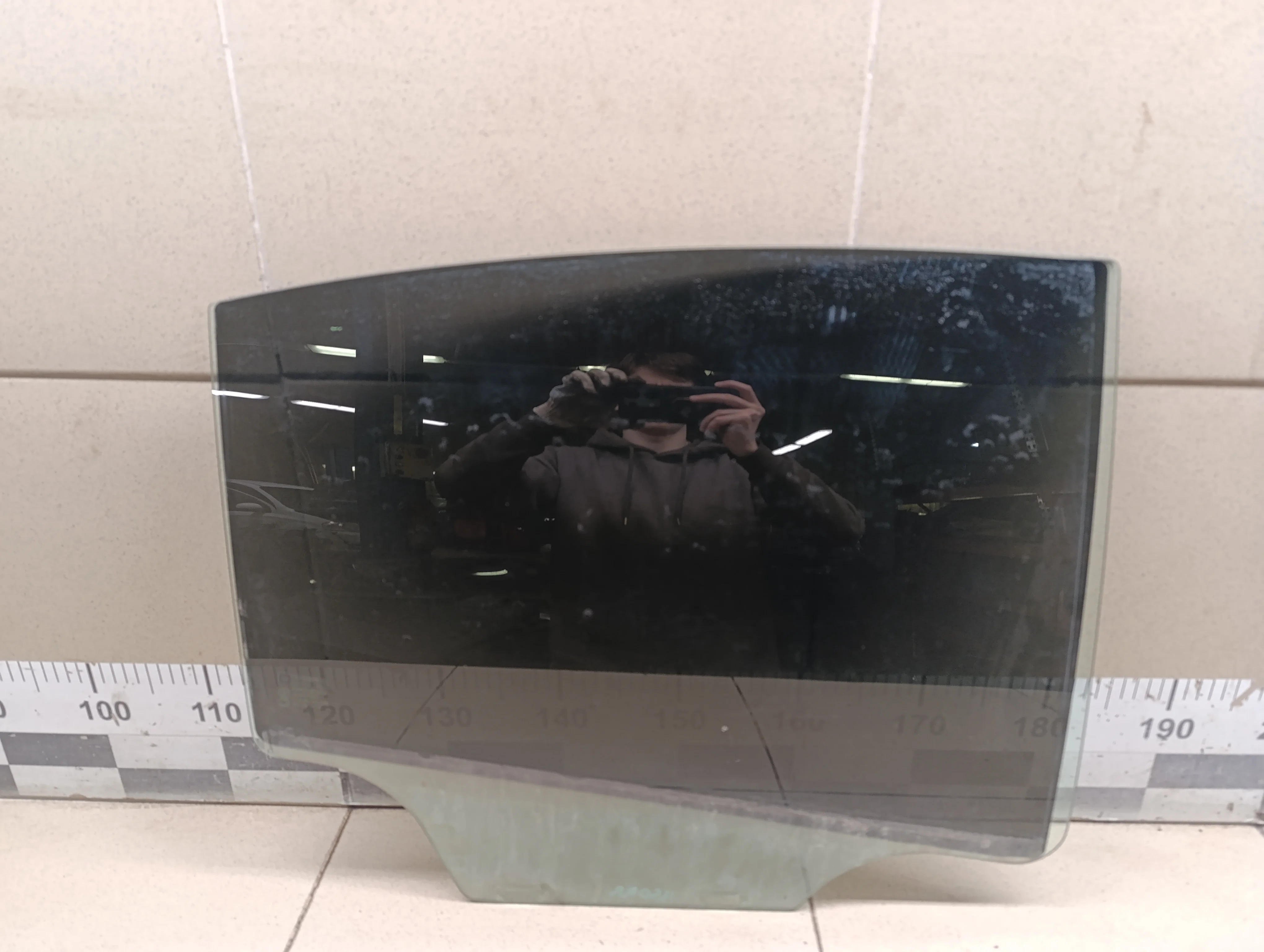 Стекло двери задней правой Cruze 2009-2016