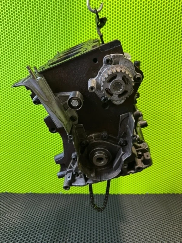 Блок цилиндров двигателя сборе Audi A4 2004 B6