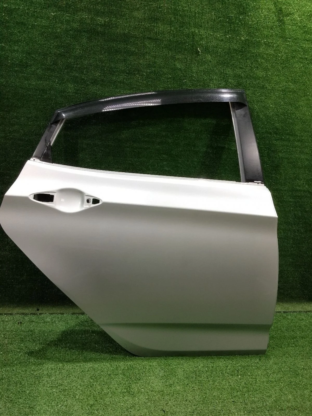 Дверь Hyundai Solaris I рестайлинг (2014—2017)