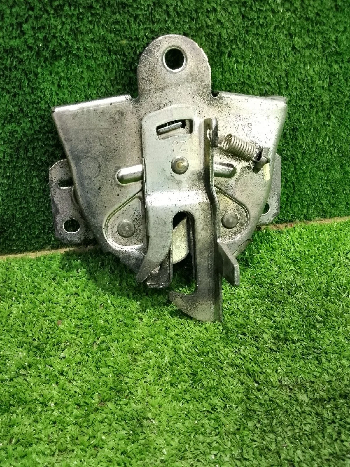 Замок капота Mitsubishi L200 IV (2006—2014)